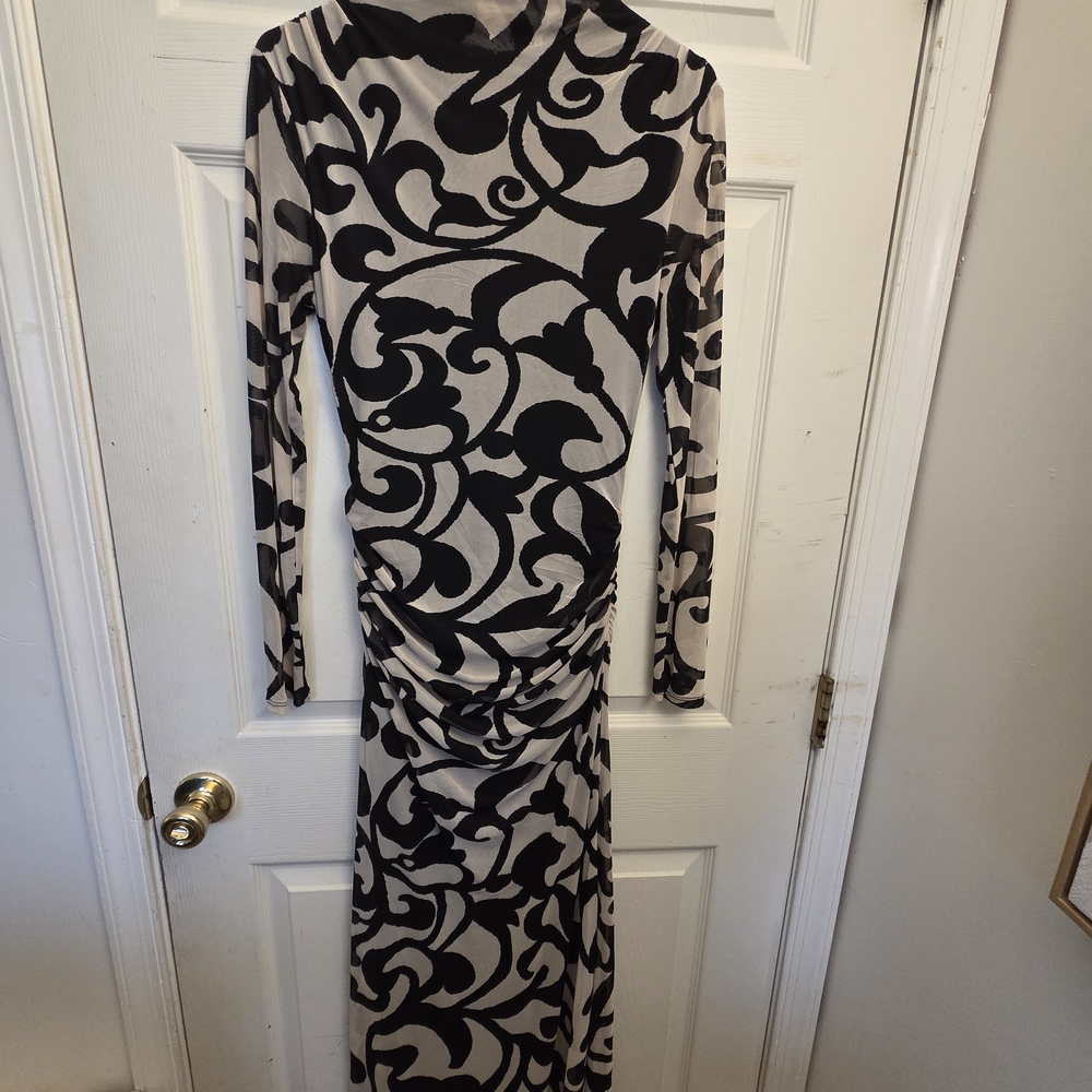 Chic Long Sleeve Black and Cream Dress